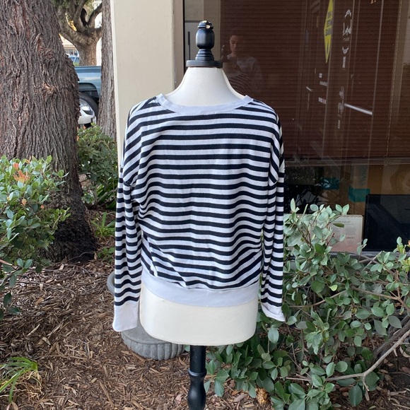 Splendid - woman’s, long sleeve, distressed top in size M in Black/White striped - Picture 3 of 6